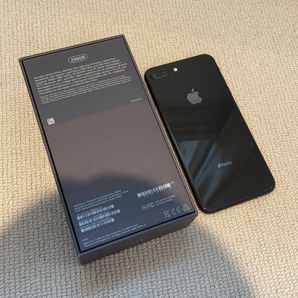 iPhone 8 Plus - Picture 5 of 8